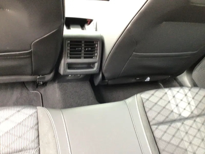 Volkswagen Golf nuova a Genova (13)