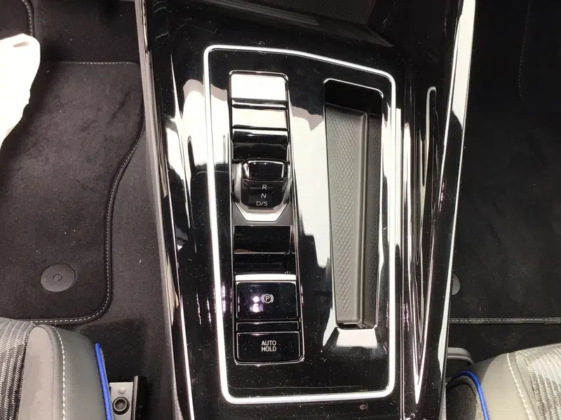Volkswagen Golf nuova a Genova (18)