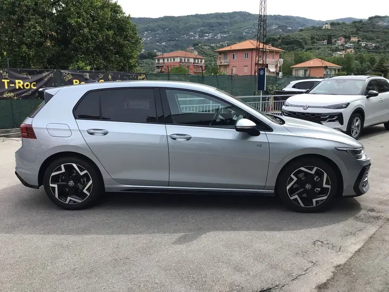 Volkswagen Golf nuova a Genova (4)