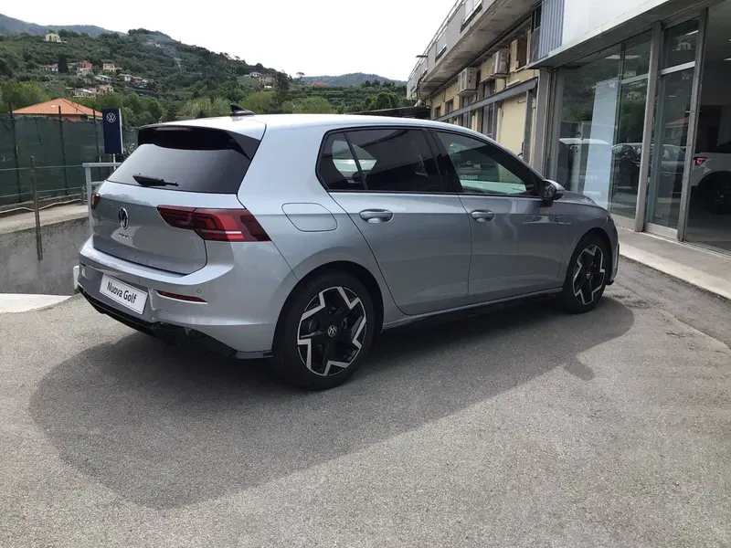 Volkswagen Golf nuova a Genova (5)