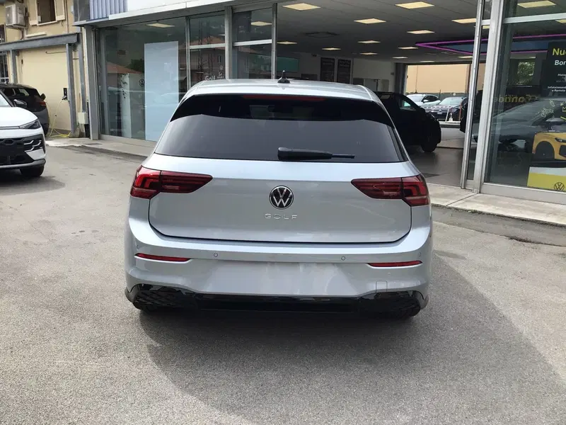 Volkswagen Golf nuova a Genova (6)