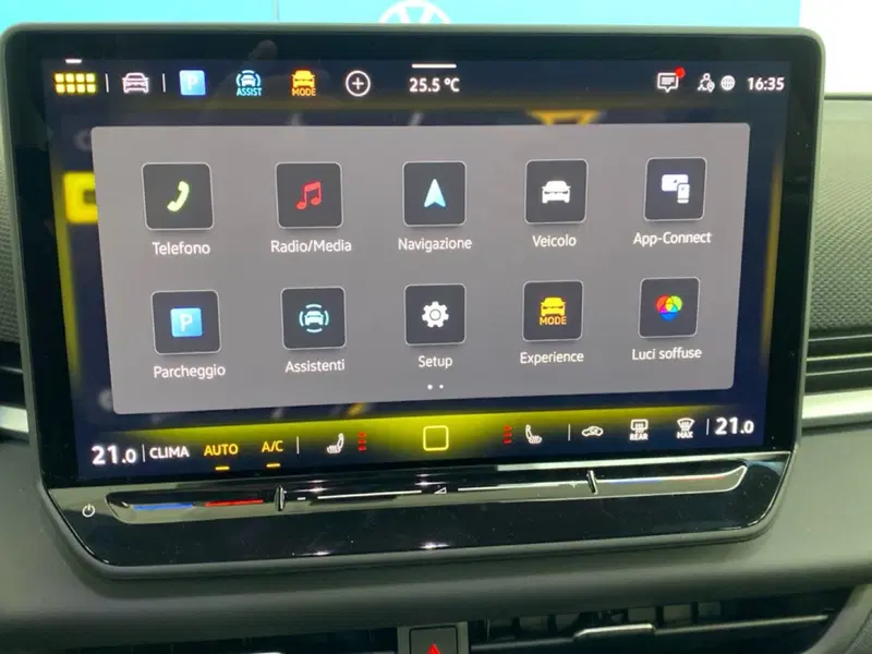 Volkswagen T-Roc usata a Lodi (12)