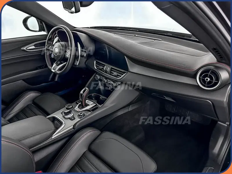 Alfa Romeo Giulia usata a Milano (13)