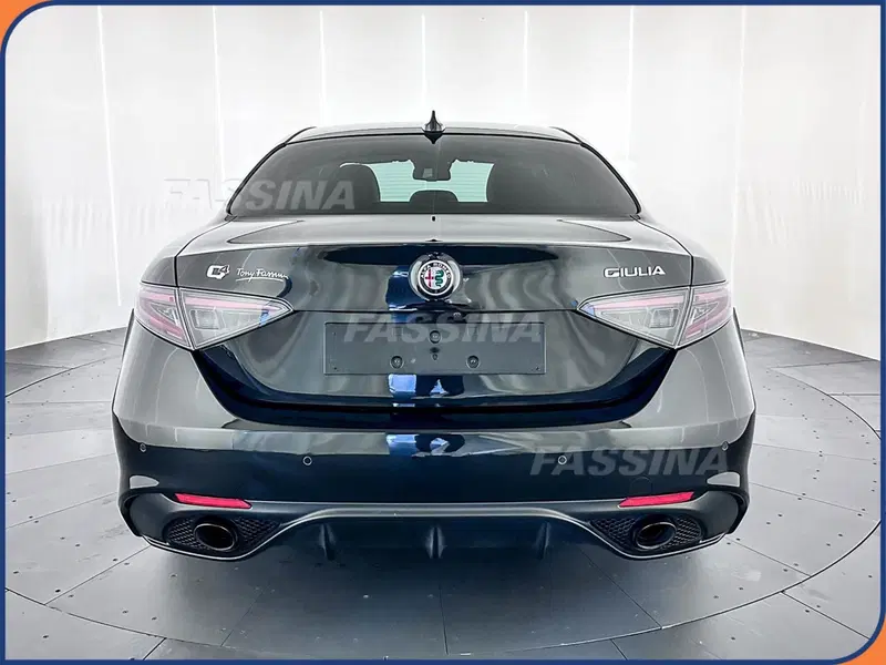 Alfa Romeo Giulia usata a Milano (5)