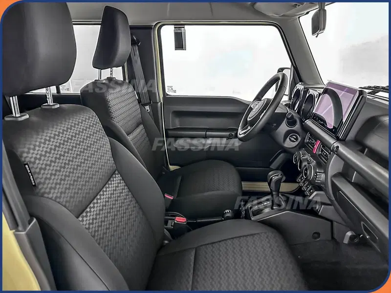 Suzuki Jimny nuova a Milano (14)