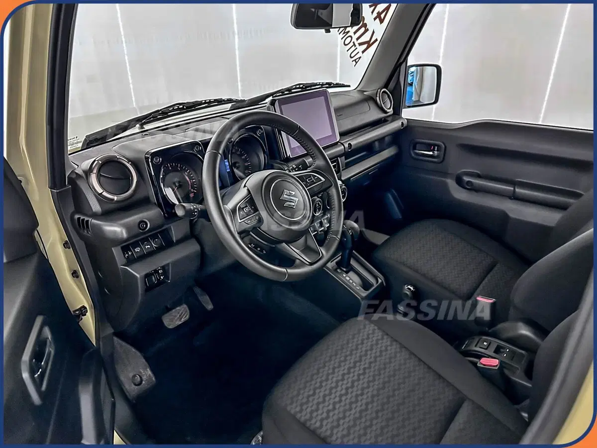 Suzuki Jimny nuova a Milano (9)