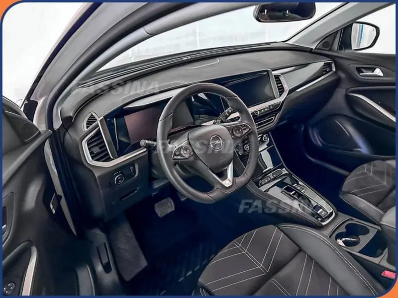 Opel Grandland usata a Milano (9)