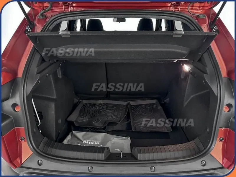 Dacia Duster usata a Milano (12)
