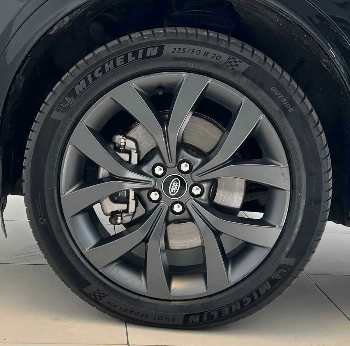 Land Rover Discovery Sport usata a Ferrara (9)
