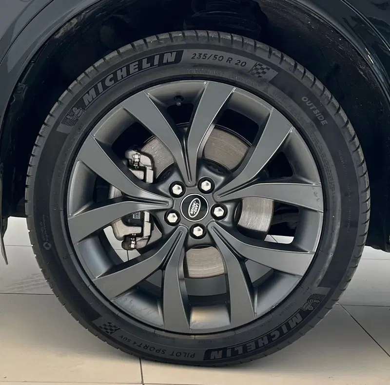 Land Rover Discovery Sport usata a Ferrara (9)