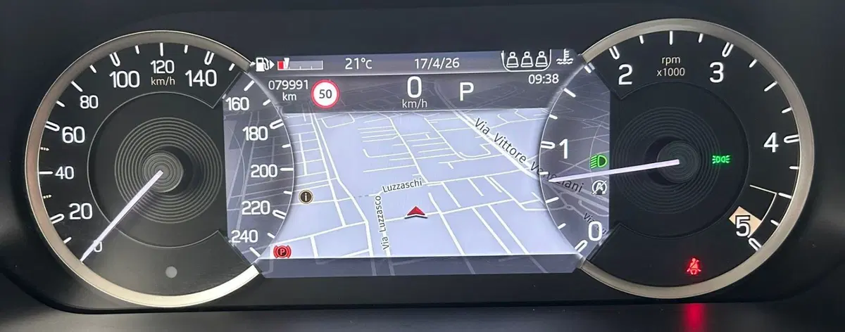 Land Rover Defender usata a Ferrara (9)
