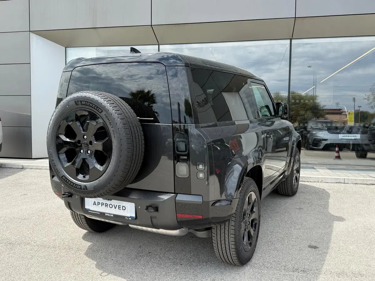 Land Rover Defender usata a Ascoli Piceno (2)