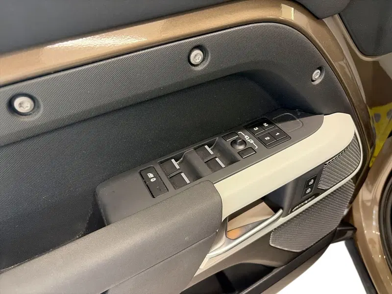 Land Rover Defender usata a Modena (13)
