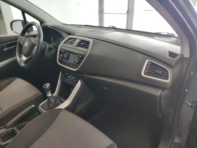 Suzuki S-Cross usata a Arezzo (10)
