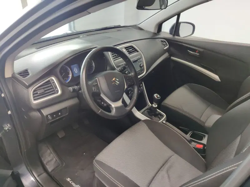 Suzuki S-Cross usata a Arezzo (12)