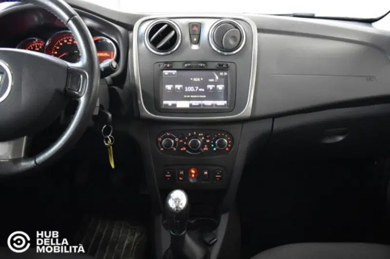 Dacia Sandero usata a Perugia (11)