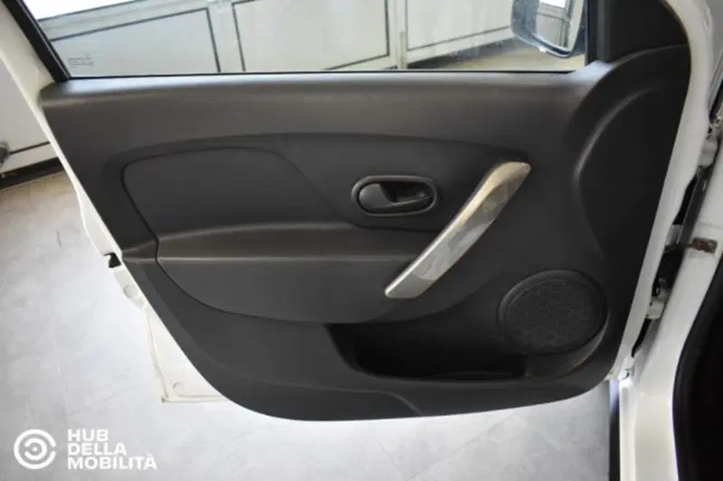 Dacia Sandero usata a Perugia (7)