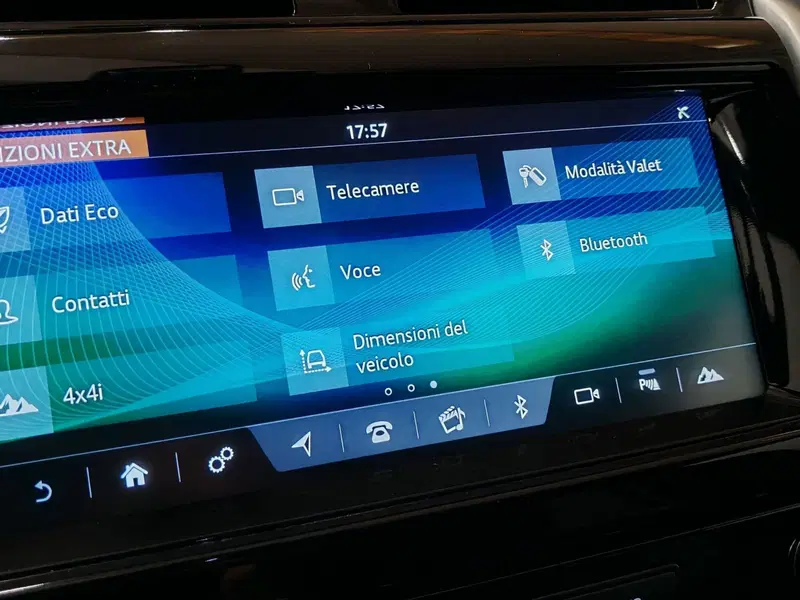 Land Rover Discovery usata a Novara (17)