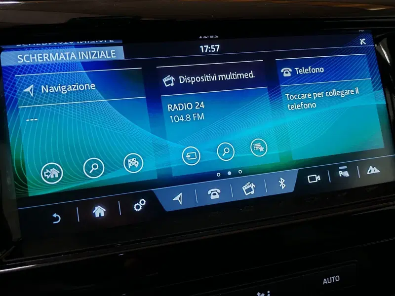 Land Rover Discovery usata a Novara (18)