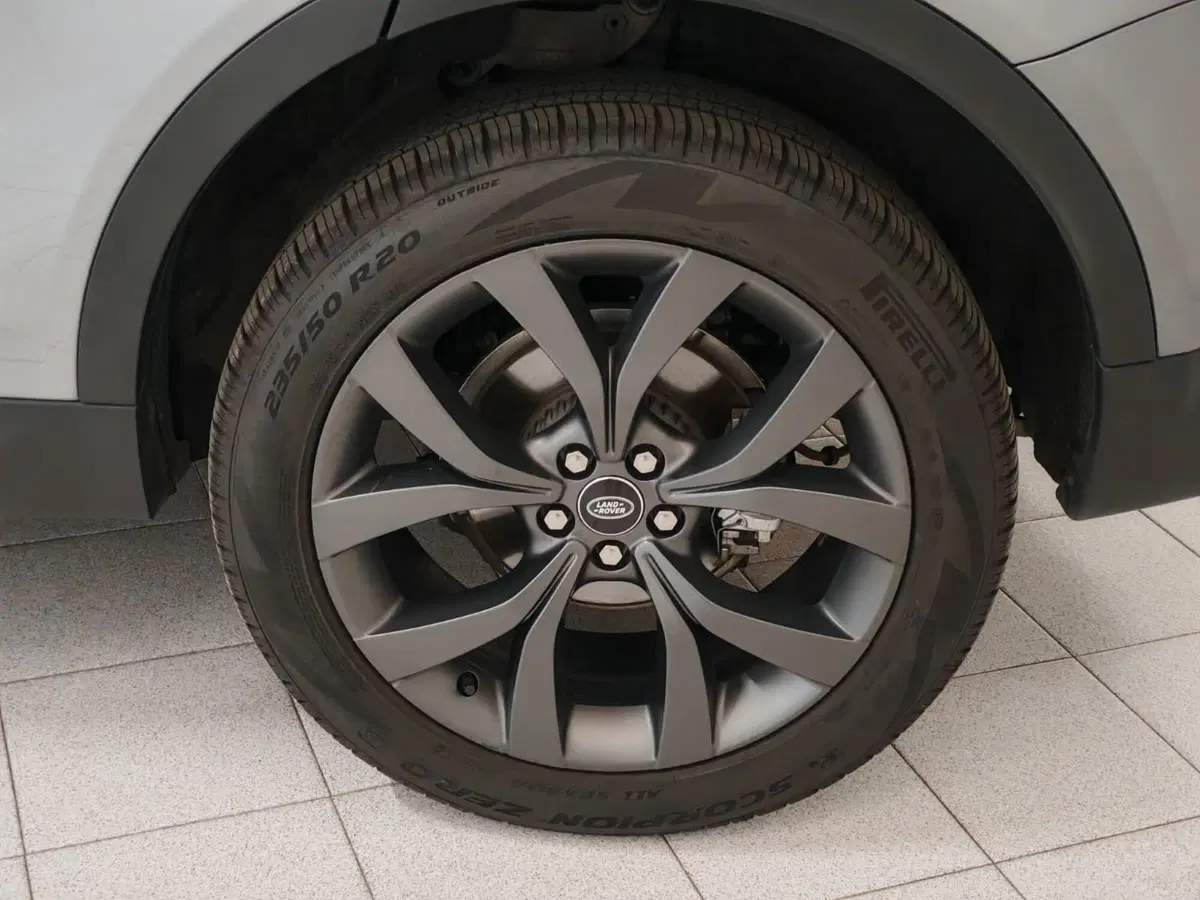 Land Rover Discovery Sport usata a Novara (10)