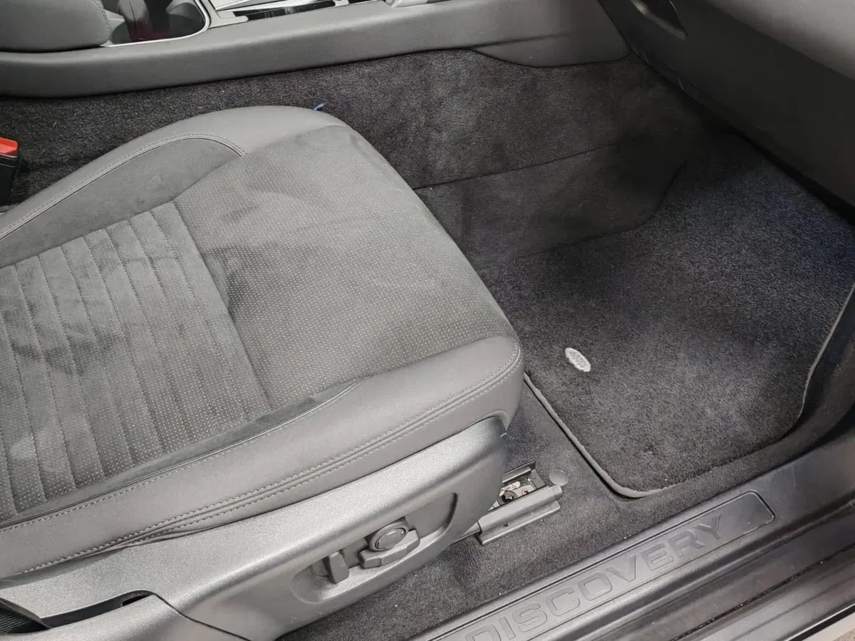 Land Rover Discovery Sport usata a Novara (12)