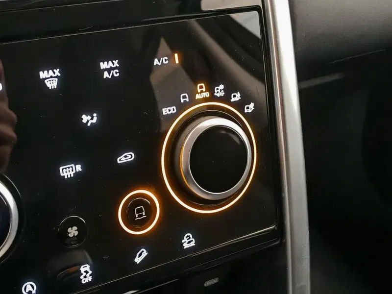 Land Rover Discovery Sport usata a Novara (13)