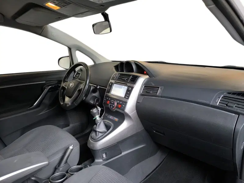 Toyota Verso usata a Udine (11)