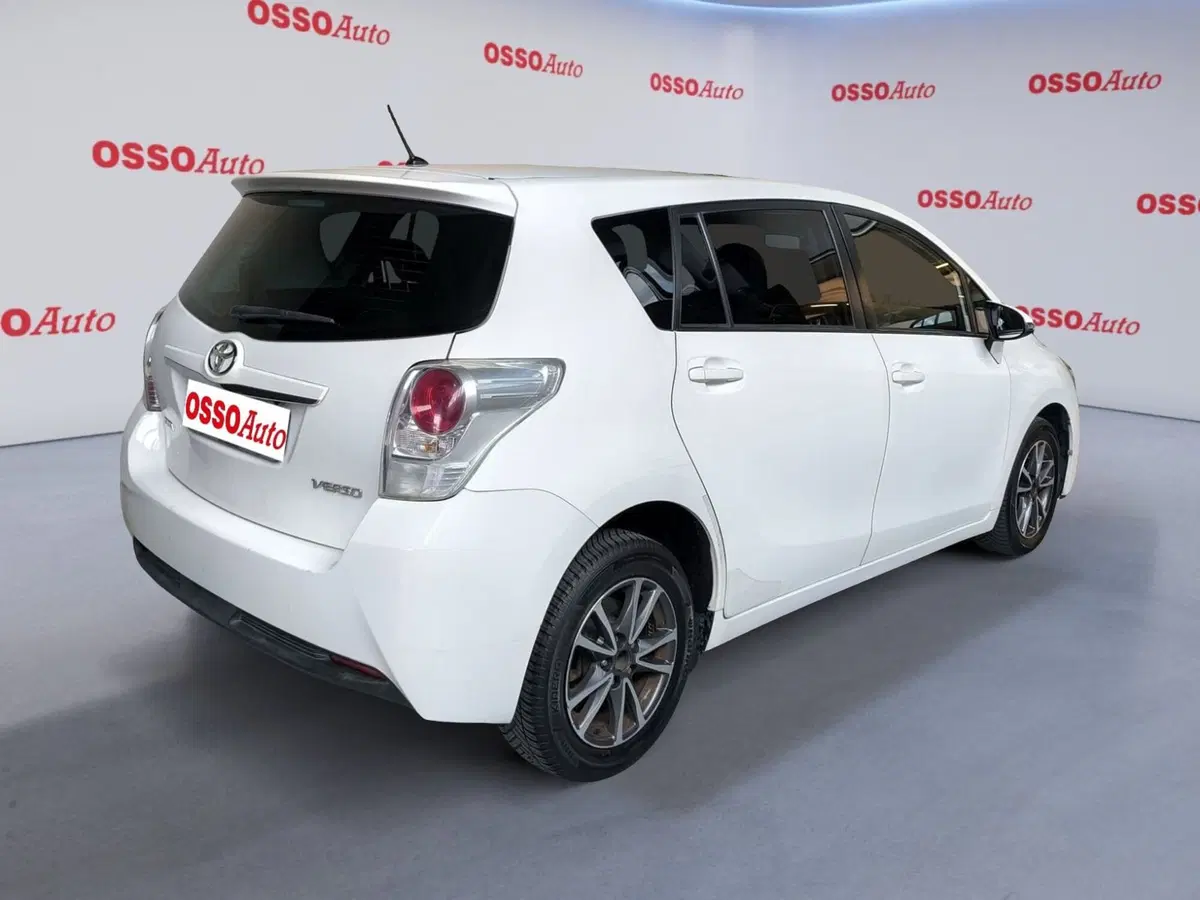 Toyota Verso usata a Udine (3)