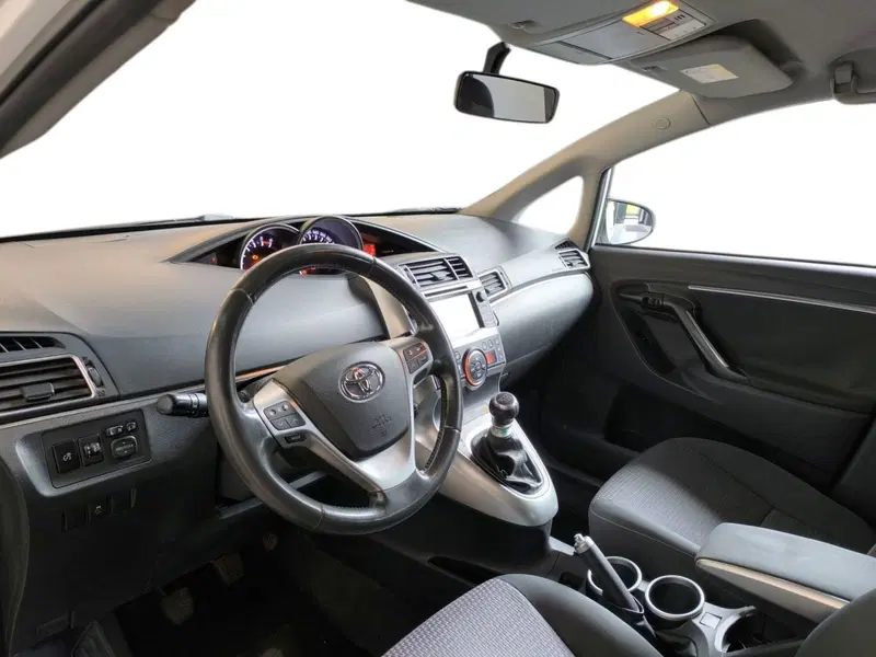 Toyota Verso usata a Udine (9)