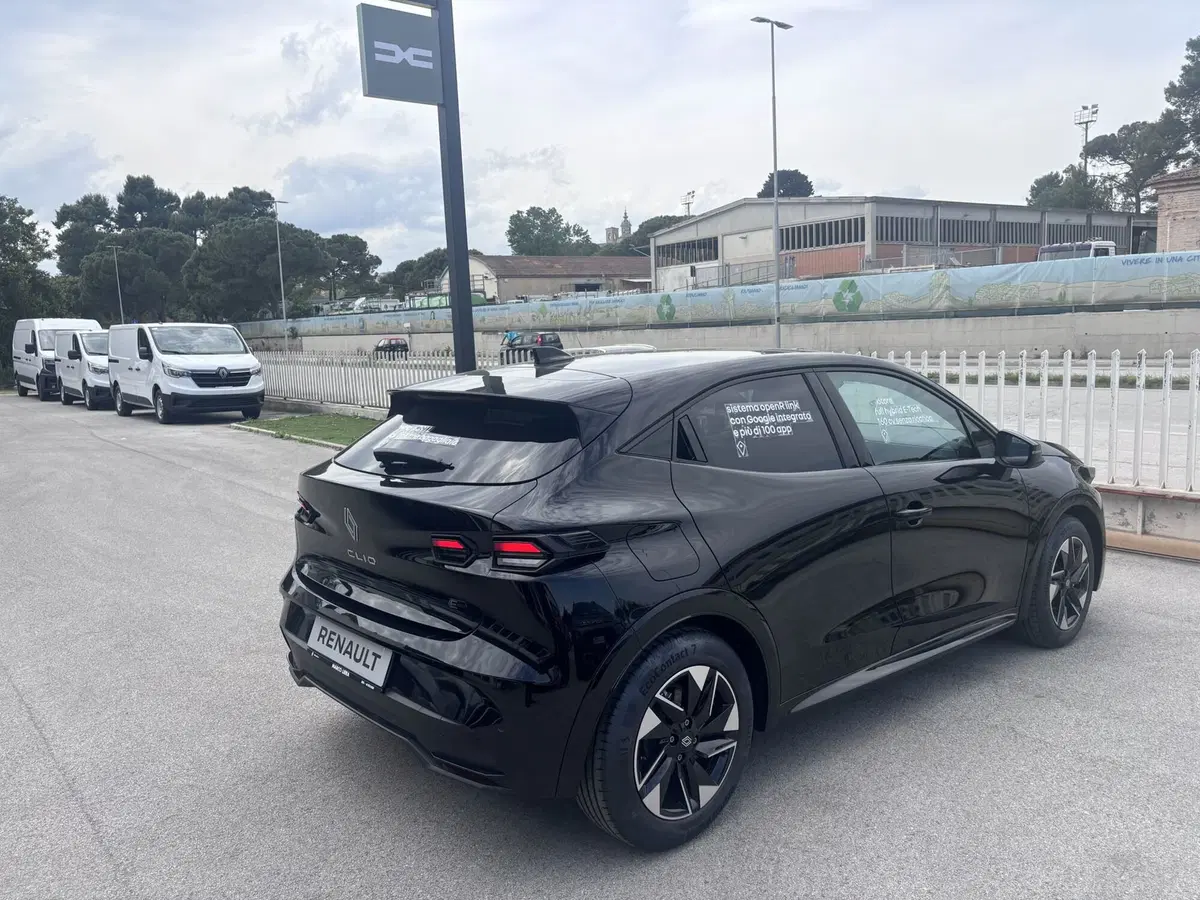 Renault Clio nuova a Ancona (5)