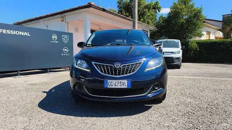 Lancia Ypsilon usata a Firenze (14)