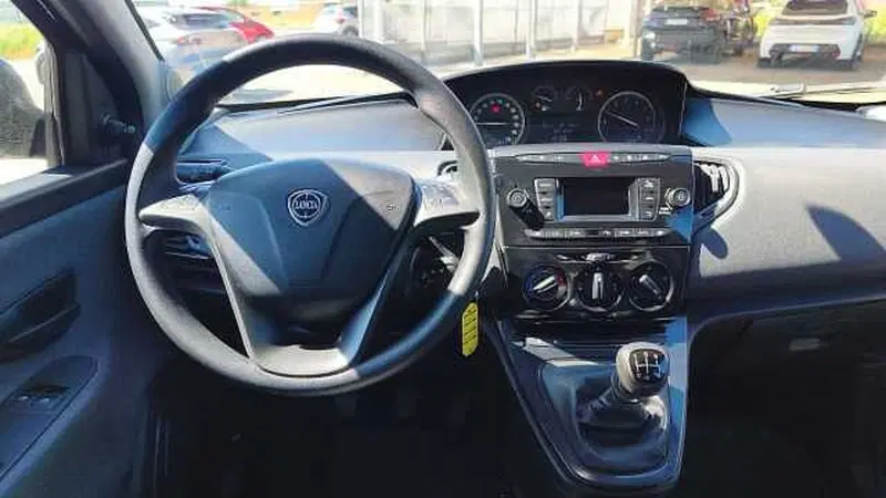 Lancia Ypsilon usata a Firenze (20)