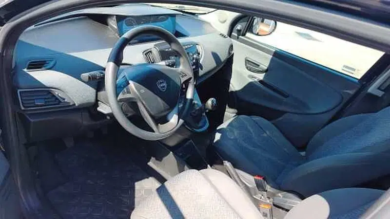 Lancia Ypsilon usata a Firenze (4)