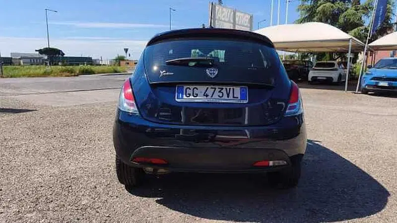 Lancia Ypsilon usata a Firenze (7)