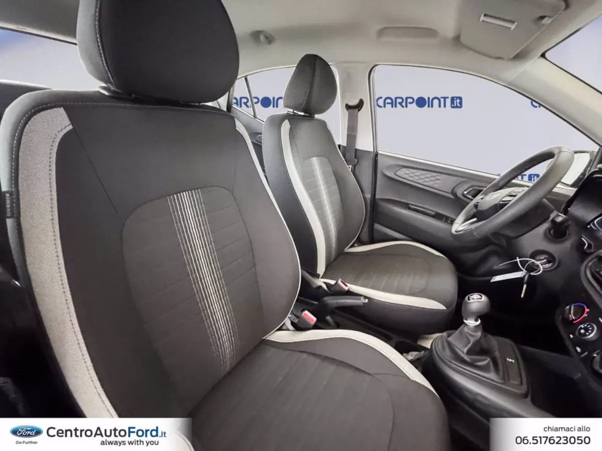 Hyundai i10 nuova a Roma (7)