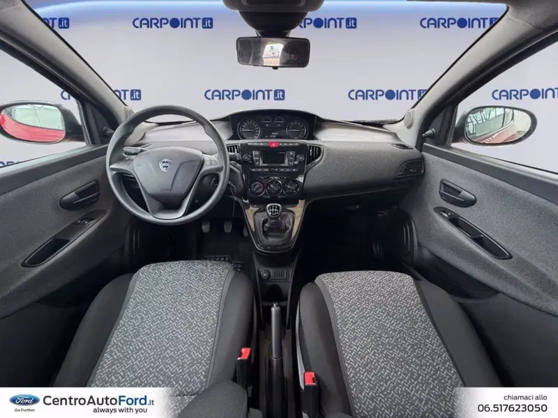 Lancia Ypsilon usata a Roma (10)