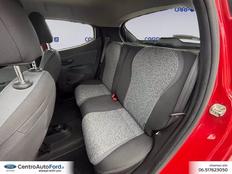 Lancia Ypsilon usata a Roma (13)