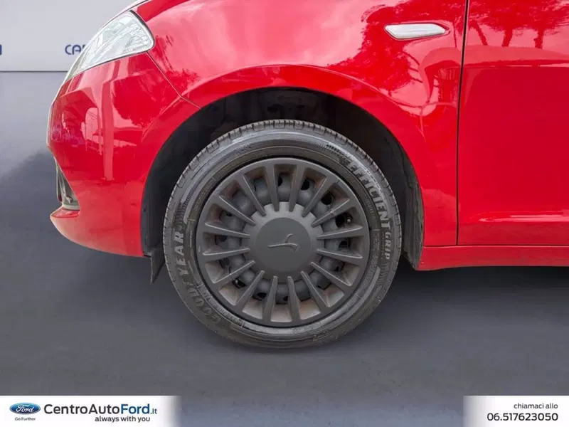 Lancia Ypsilon usata a Roma (14)