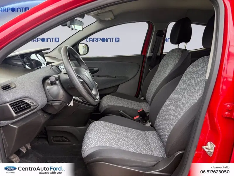 Lancia Ypsilon usata a Roma (9)