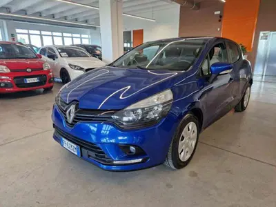 Renault Clio dCi 8V 75 CV Start&amp;Stop 5 porte Energy Duel2 del 2018 usata a Imola