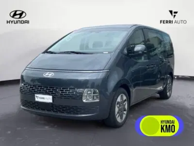 Hyundai Staria 1.6 hev 2wd auto nuova a Padova