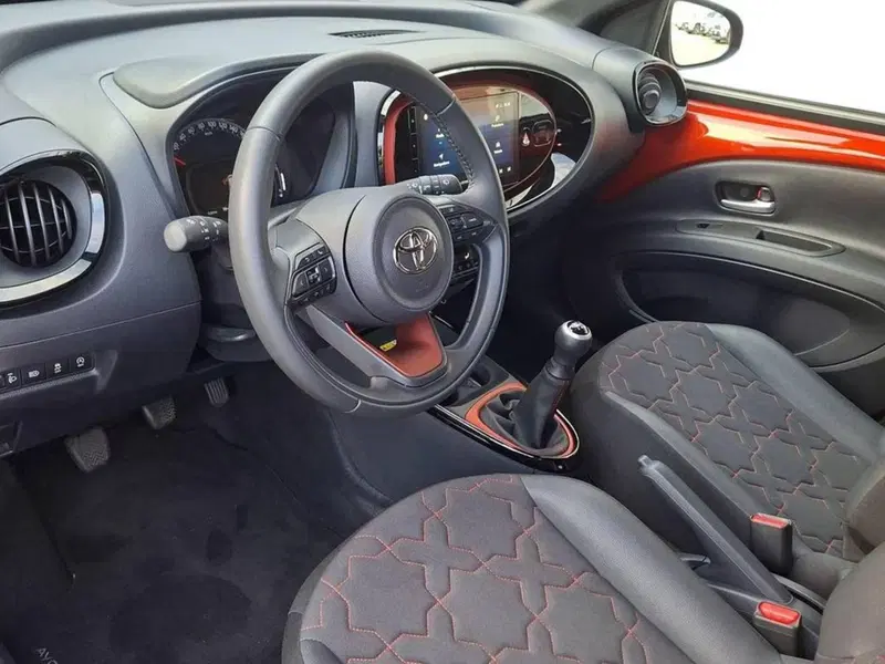 Toyota Aygo X usata a Torino (12)