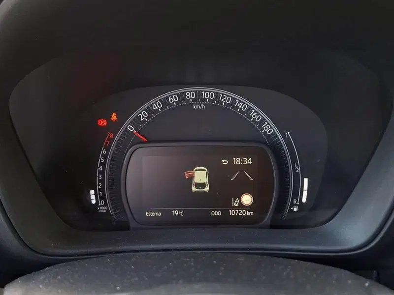 Toyota Aygo X usata a Torino (9)