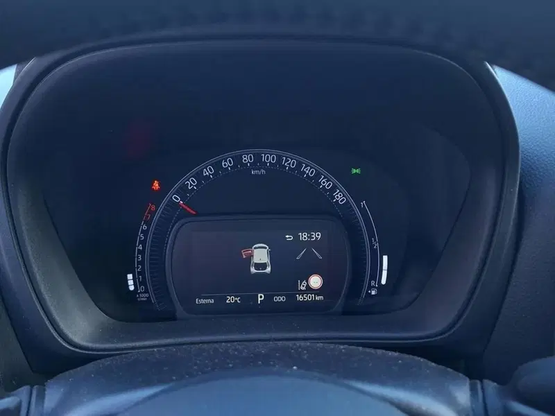 Toyota Aygo X usata a Torino (9)