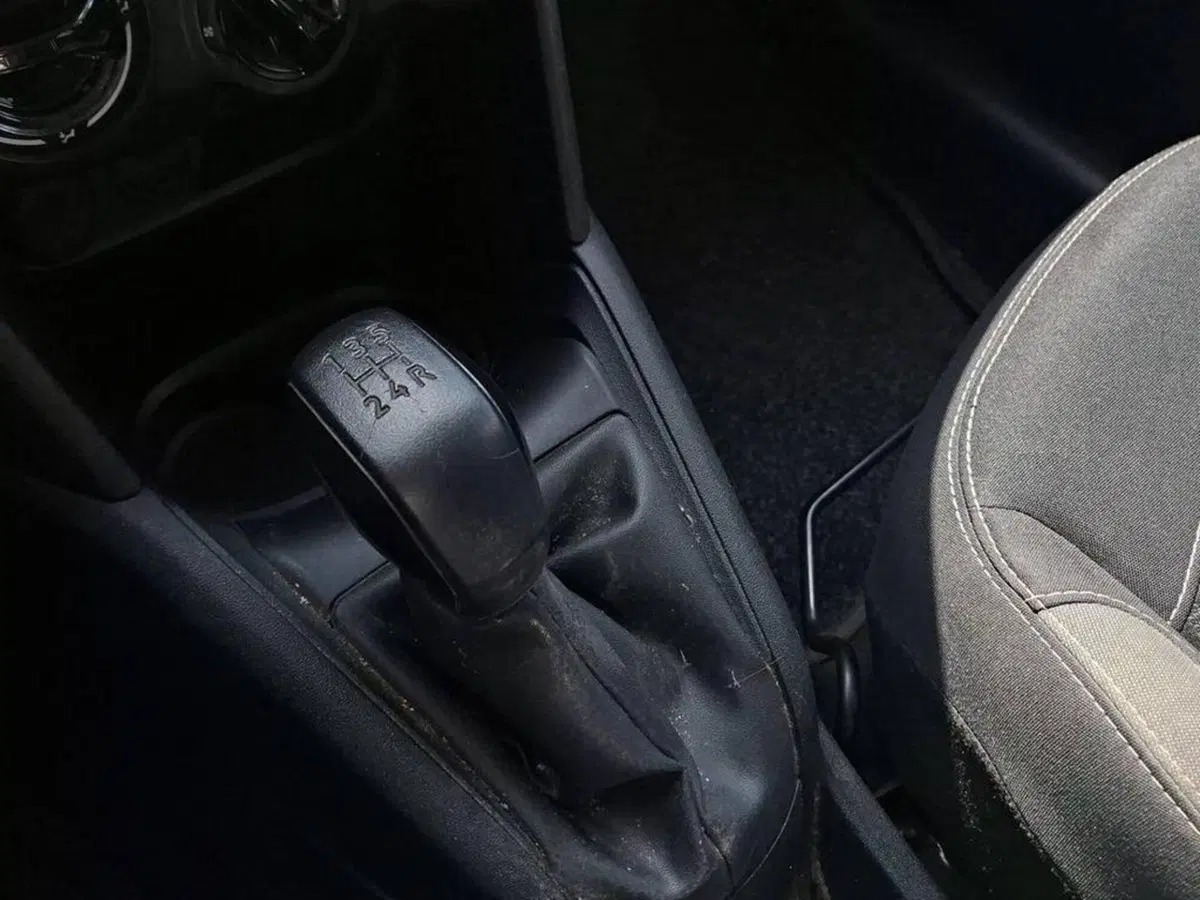 Peugeot 208 usata a Torino (10)