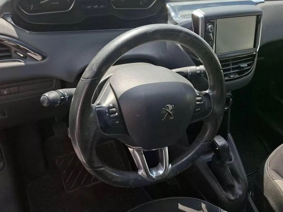 Peugeot 208 usata a Torino (12)