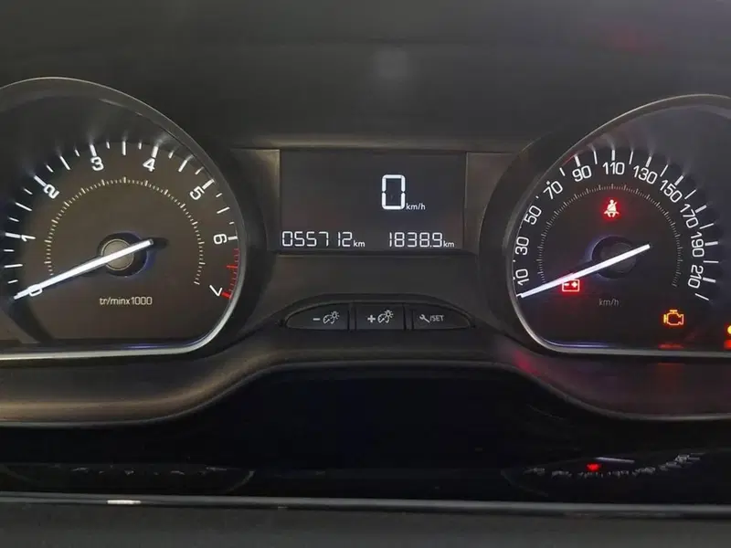 Peugeot 208 usata a Torino (8)