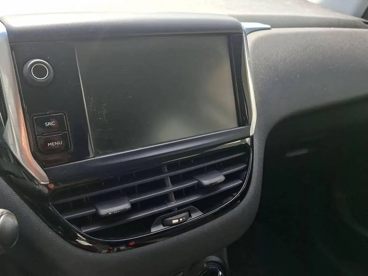 Peugeot 208 usata a Torino (9)