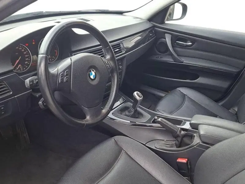 BMW Serie 3 Touring usata a Torino (11)