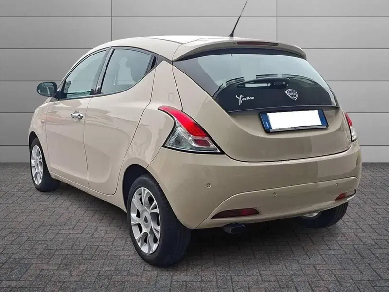 Lancia Ypsilon usata a Torino (4)